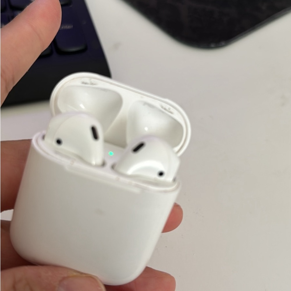 AirPods